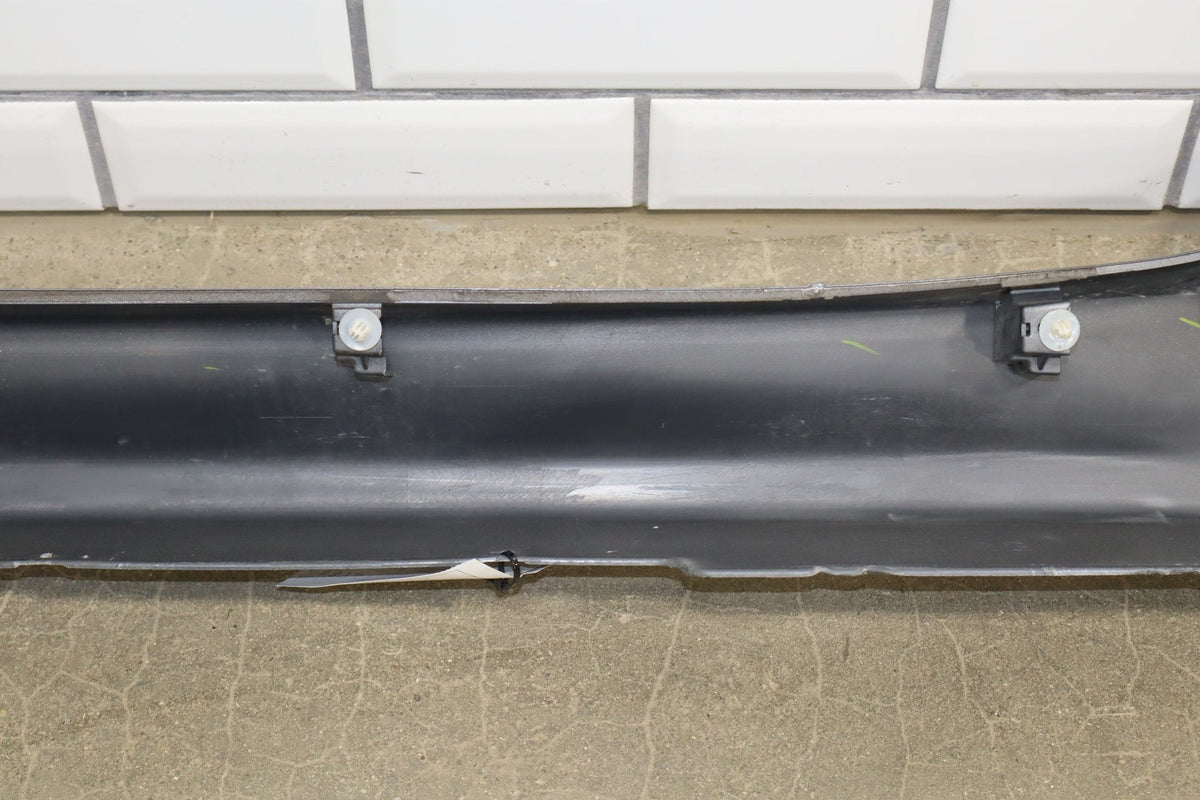08-15 Mitsubishi Lancer Evo X Right Side Skirt (Cracked Tabs)