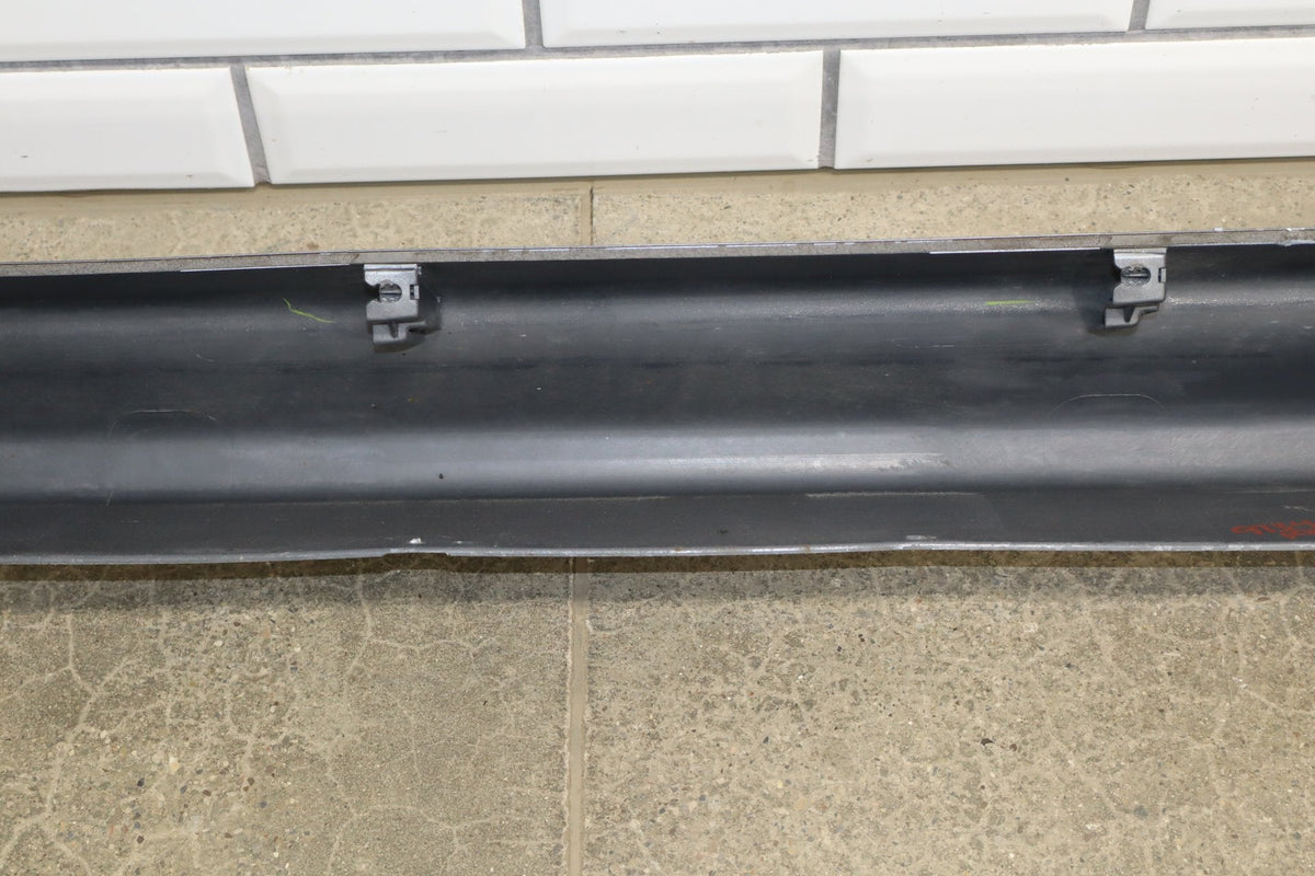 08-15 Mitsubishi Lancer Evo X Right Side Skirt (Cracked Tabs)