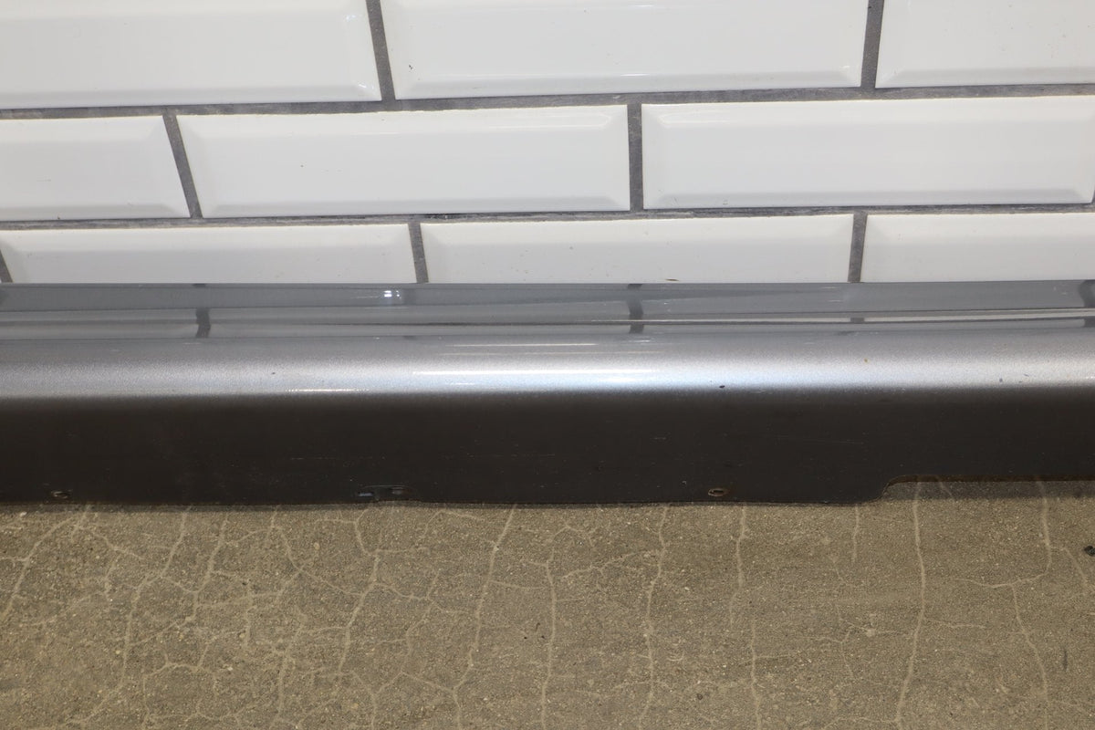 08-15 Mitsubishi Lancer Evo X Right Side Skirt (Cracked Tabs)