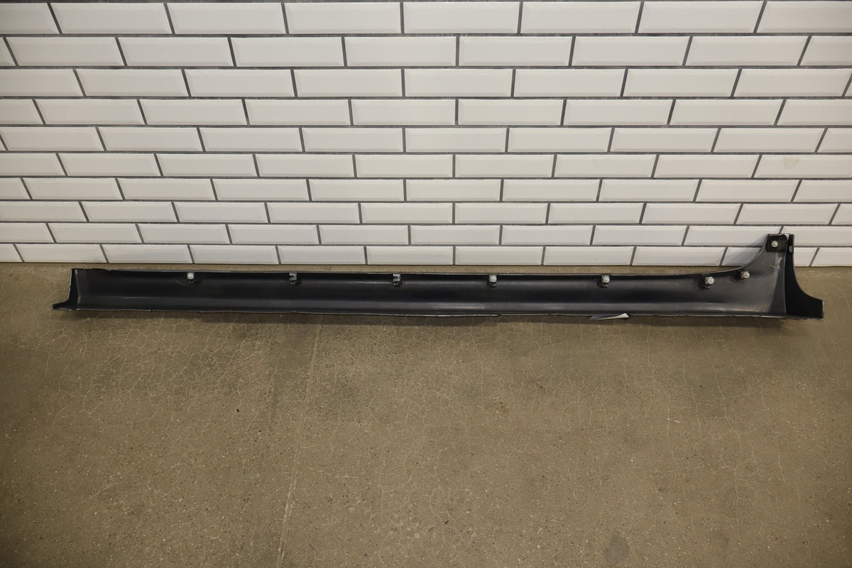 08-15 Mitsubishi Lancer Evo X Right Side Skirt (Cracked Tabs)
