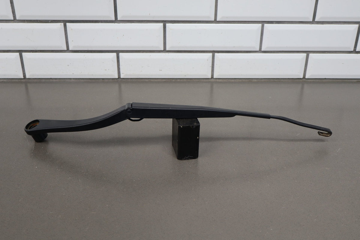 08-23 Dodge Challenger Windshield Wiper Arm Pair Black No Blades OEM