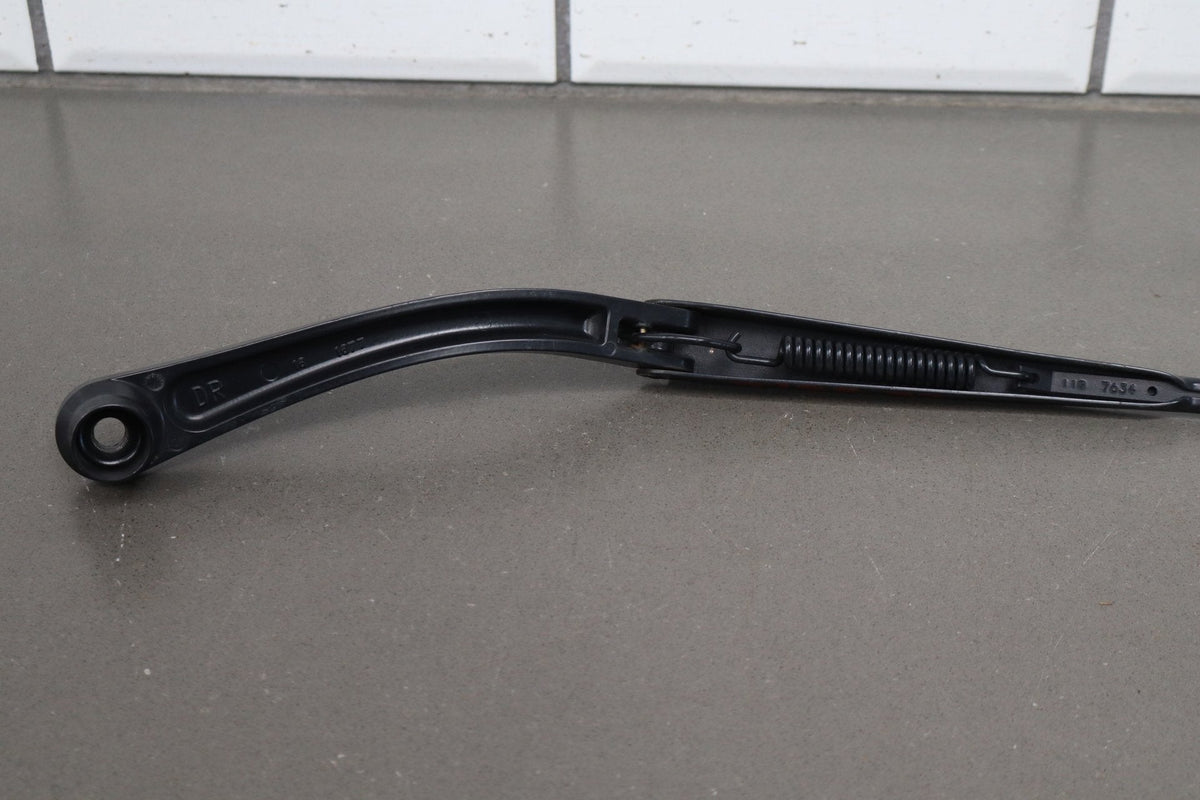 08-23 Dodge Challenger Windshield Wiper Arm Pair Black No Blades OEM