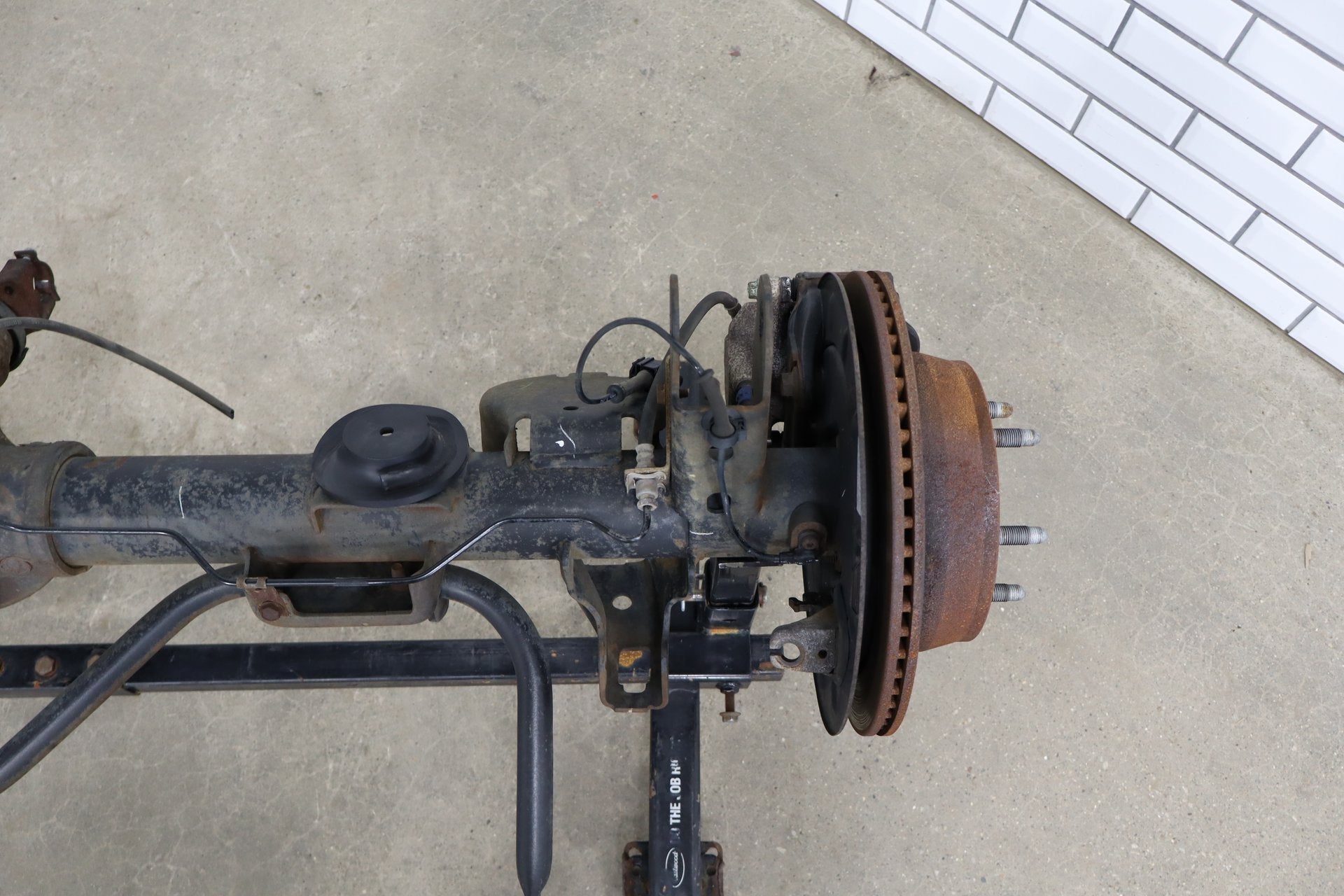 09-14 Chevrolet Tahoe/Suburban/Yukon Rear Axle Assembly 3.42 G80 Limited Slip