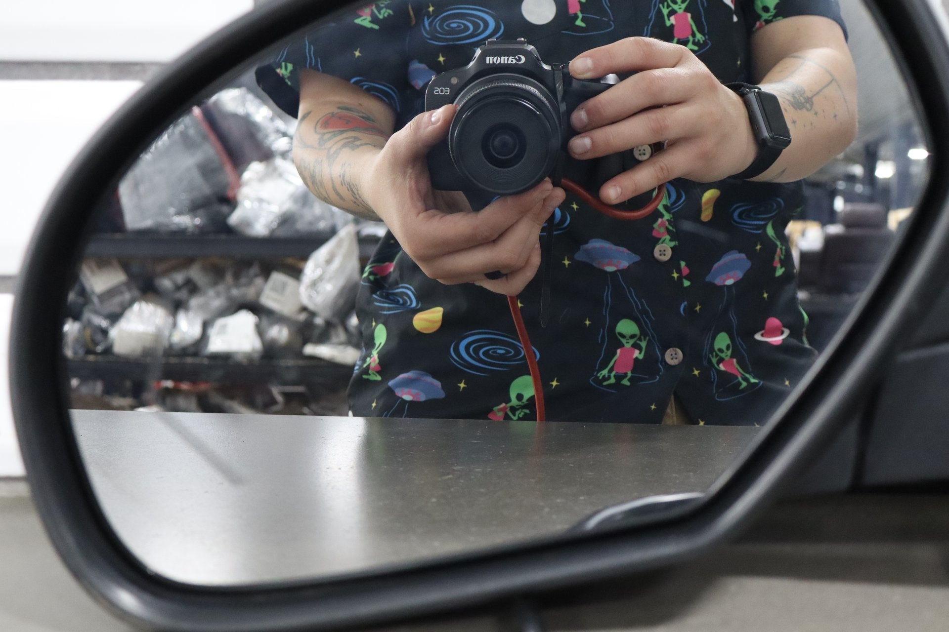 09-14 GMC Yukon Left Door Mirror Carbon Black Power Folding/Signal/Blind