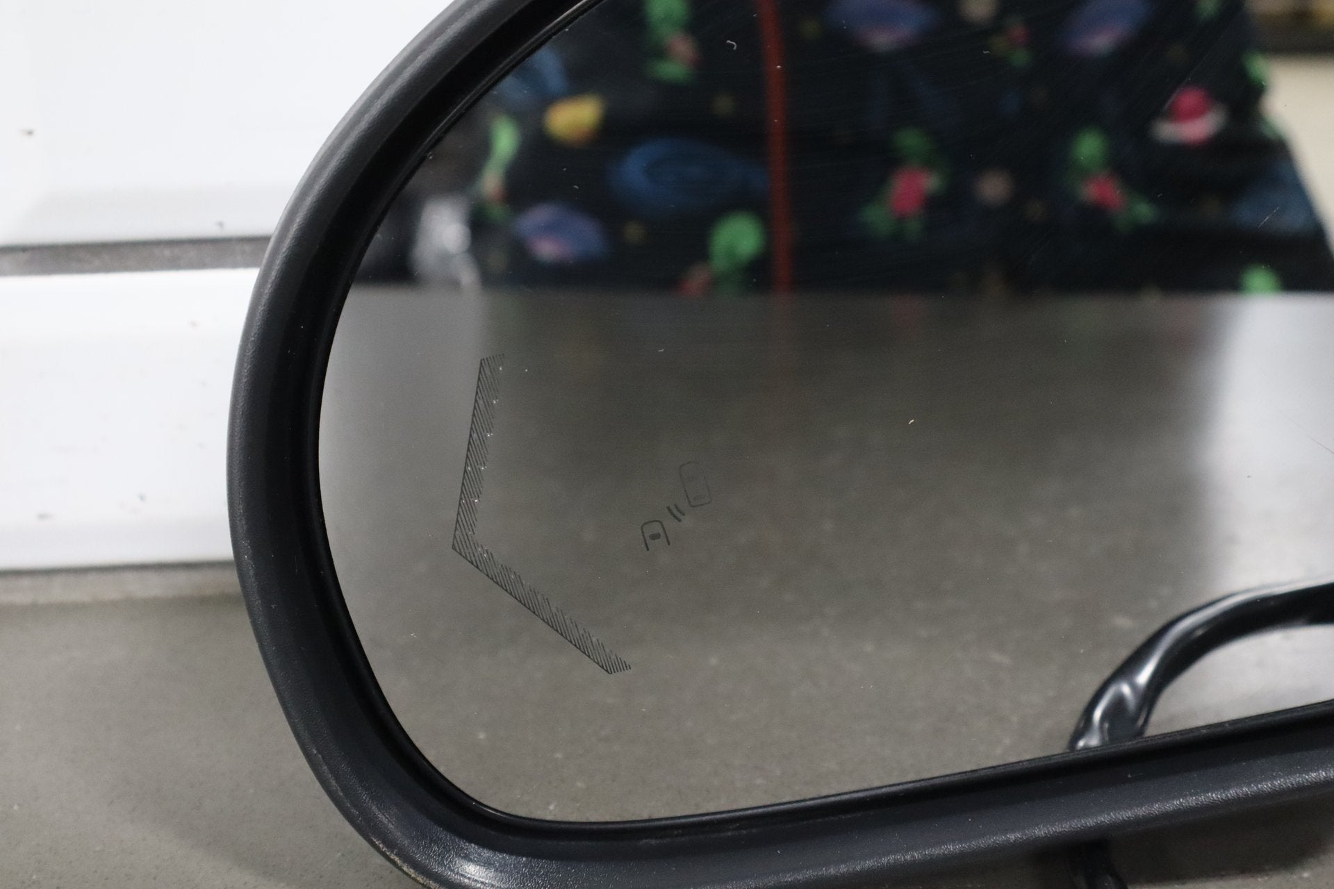 09-14 GMC Yukon Left Door Mirror Carbon Black Power Folding/Signal/Blind