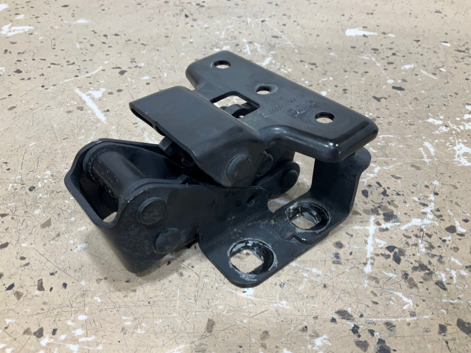 09-17 Nissan 370Z Convertible Top Hinge Left LH Driver Side OEM