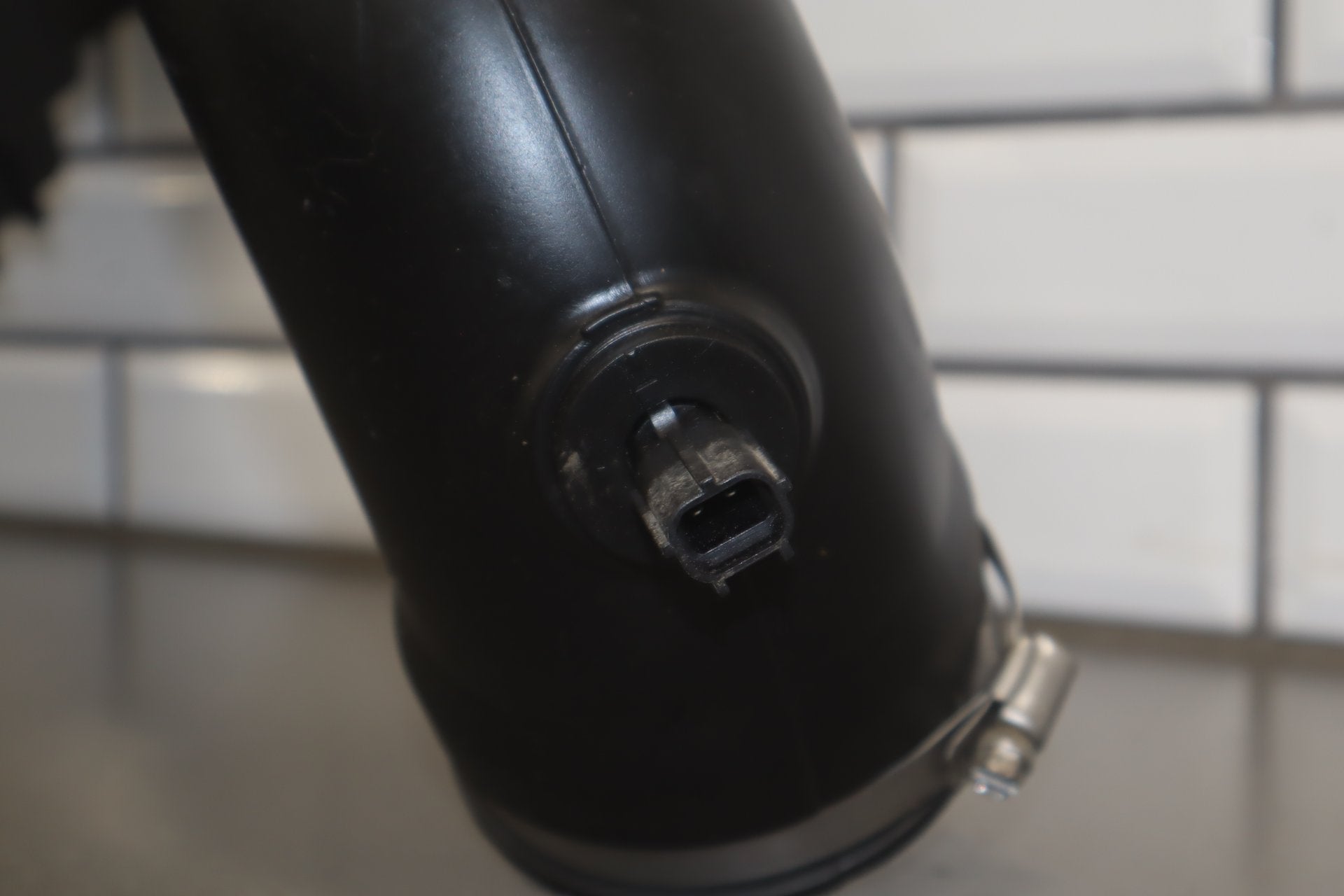 09-18 Ram 1500/ 19-24 Ram Classic 5.7L Hemi V8 Air Cleaner Intake Tube Air Box