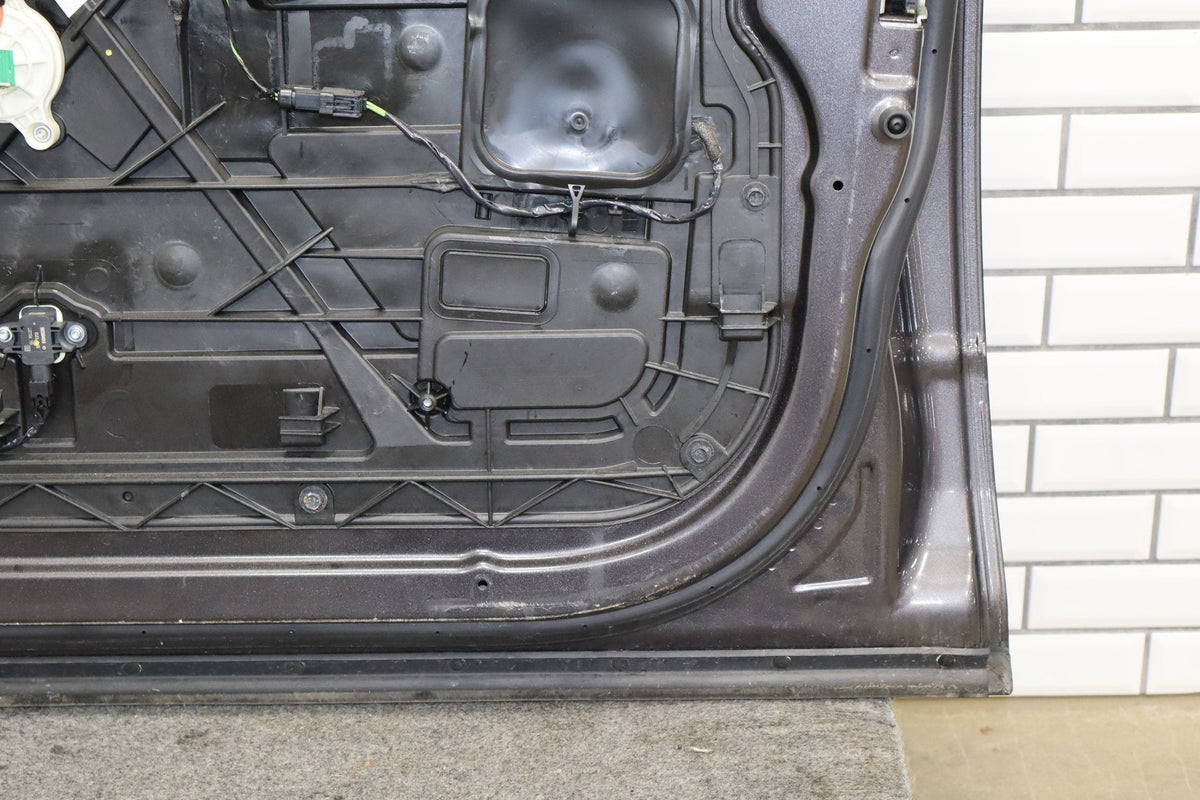 09-18 Ram 1500 Crew Cab Right Front Door Granite Crystal PAU