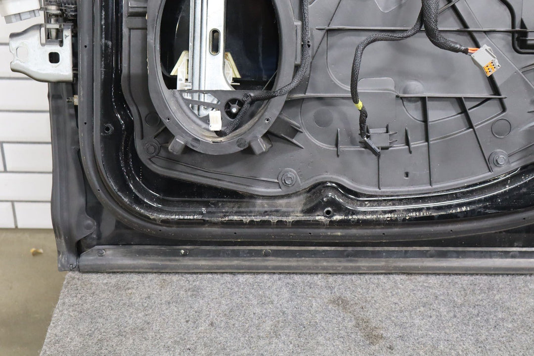 09 - 18 Ram 19 - 24 Ram Classic Crew Cab Right Rear Door (Black PX8)