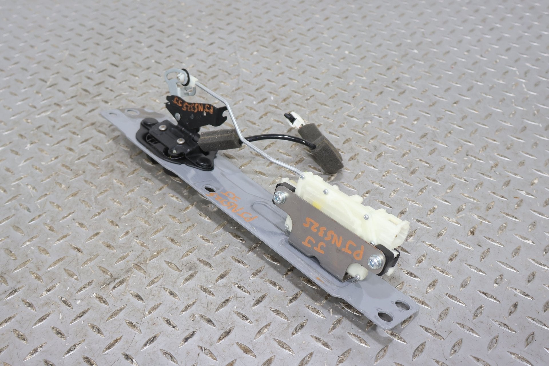 09-20 Nissan 370Z Nismo Coupe Rear Hatch Lock Latch (Tested)