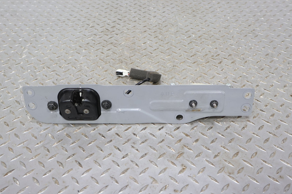 09-20 Nissan 370Z Nismo Coupe Rear Hatch Lock Latch (Tested)