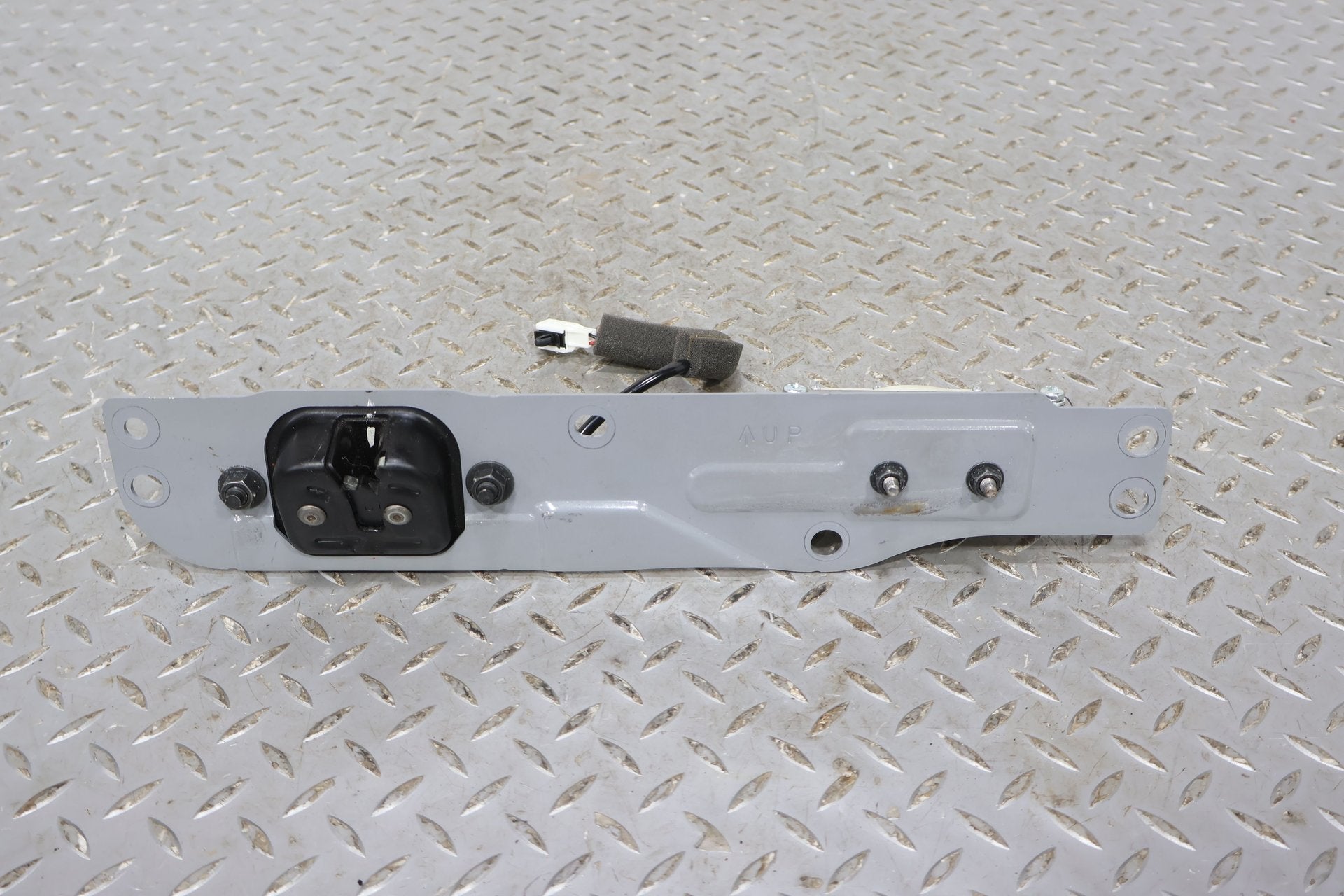 09-20 Nissan 370Z Nismo Coupe Rear Hatch Lock Latch (Tested)