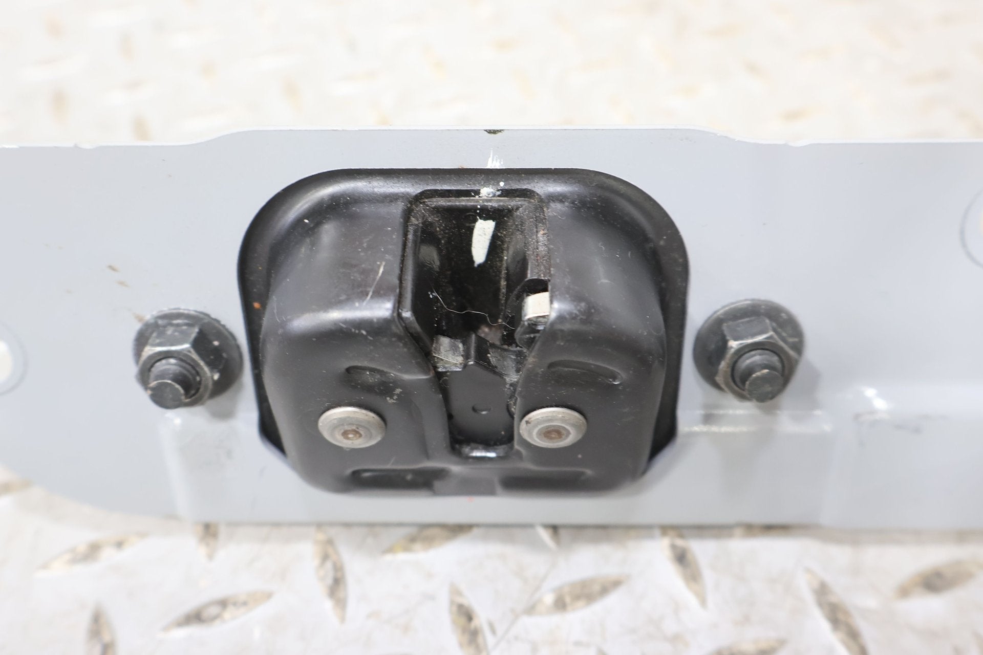 09-20 Nissan 370Z Nismo Coupe Rear Hatch Lock Latch (Tested)