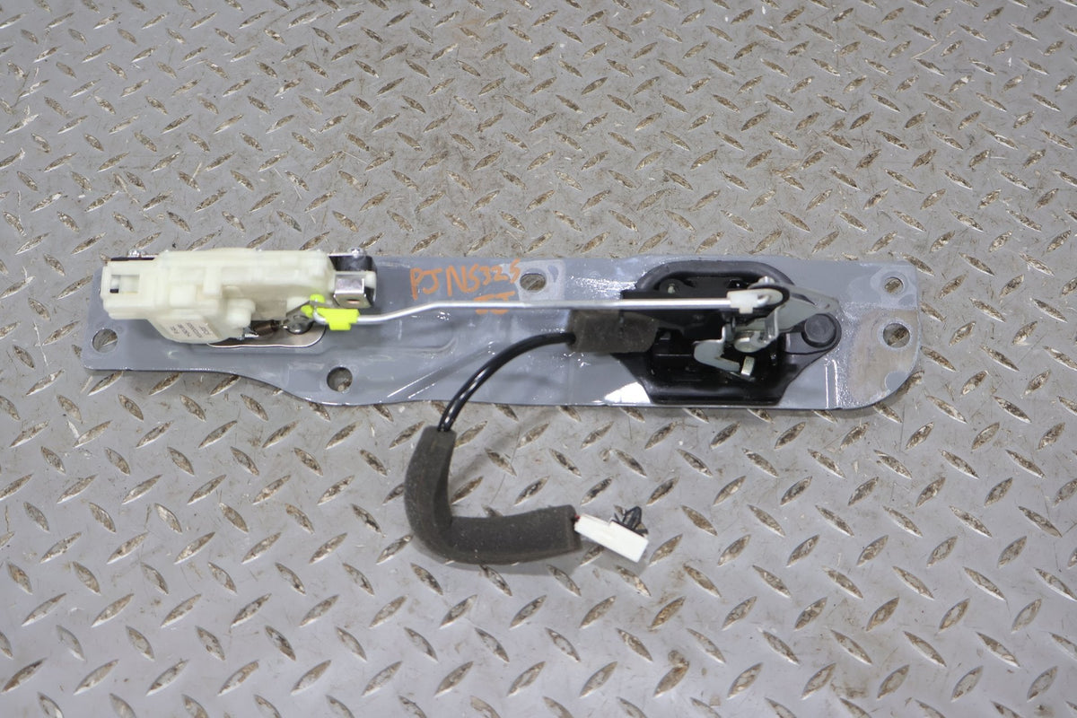 09-20 Nissan 370Z Nismo Coupe Rear Hatch Lock Latch (Tested)