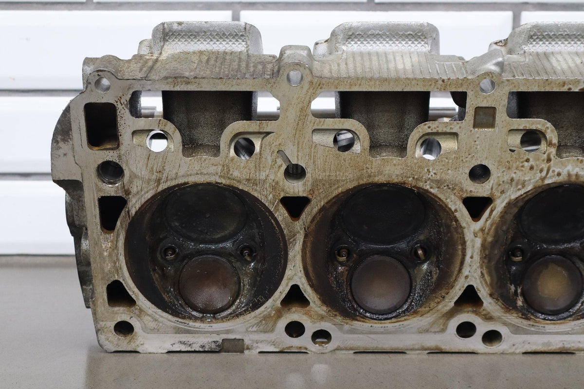 09-23 Dodge Challenger 5.7 Hemi EZH RH Cylinder Head OEM