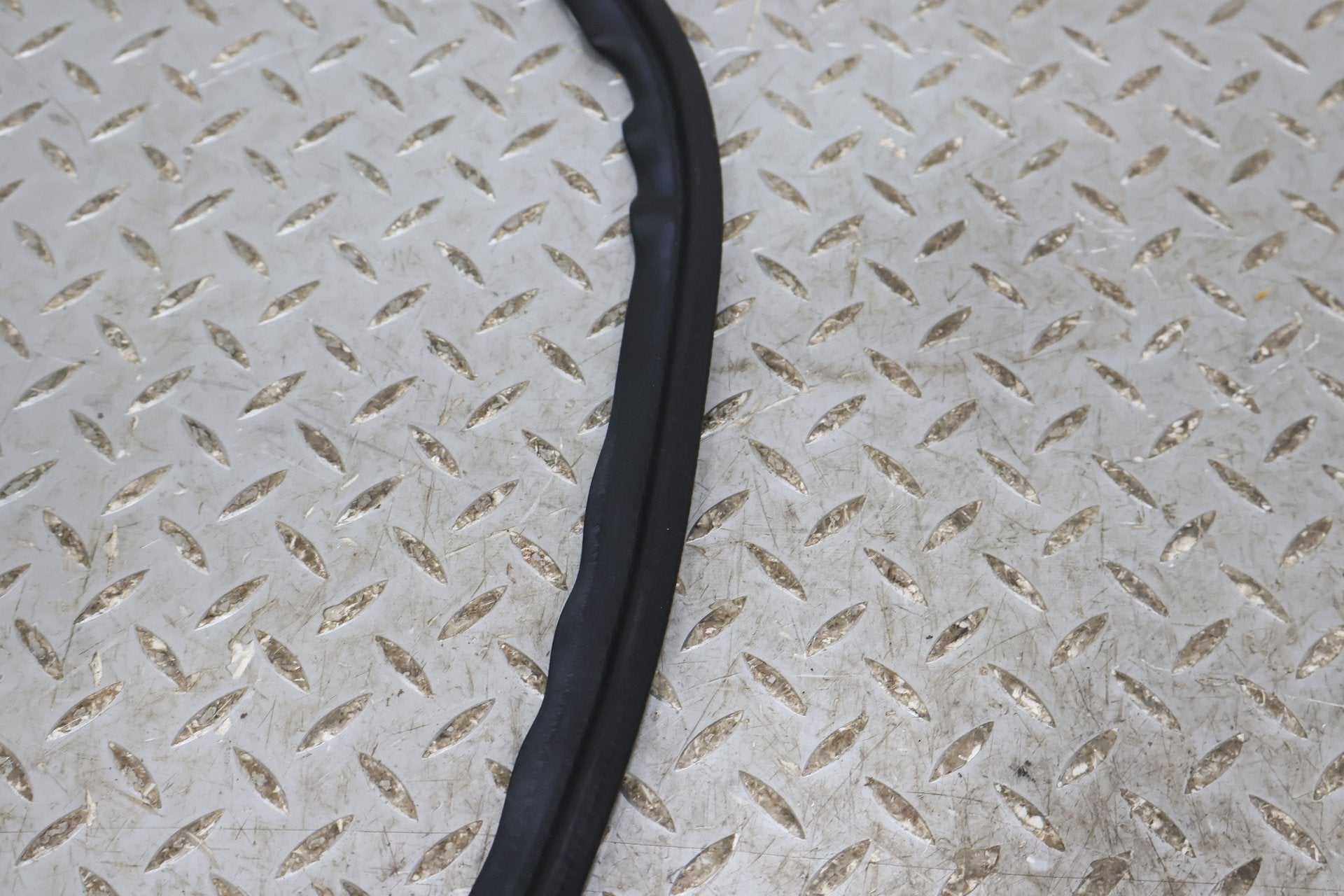 09 Aston Martin V8 Vantage Convertible Boot Cover Weather Stripping Gasket Seal