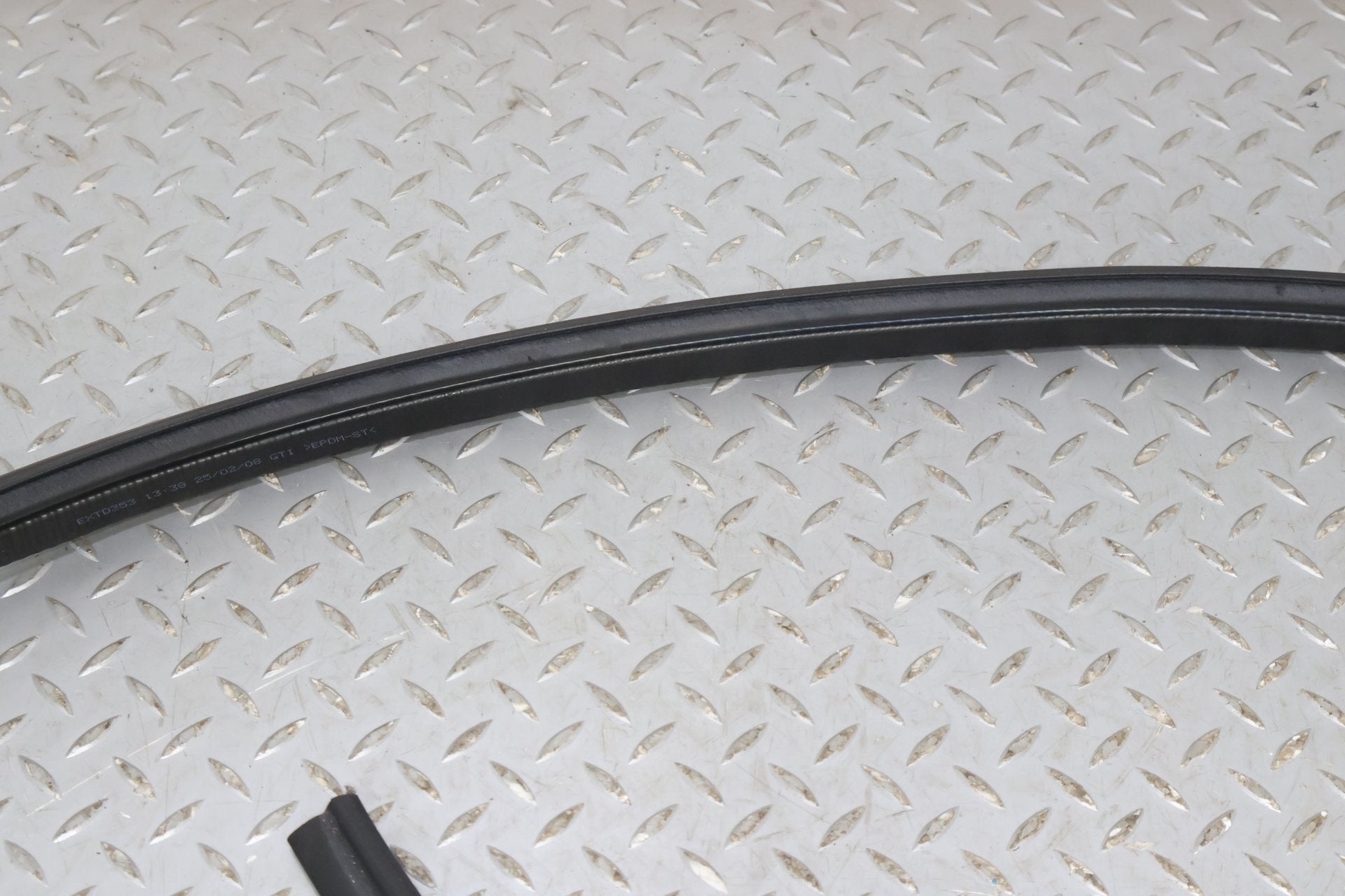 09 Aston Martin V8 Vantage Convertible Boot Cover Weather Stripping Gasket Seal