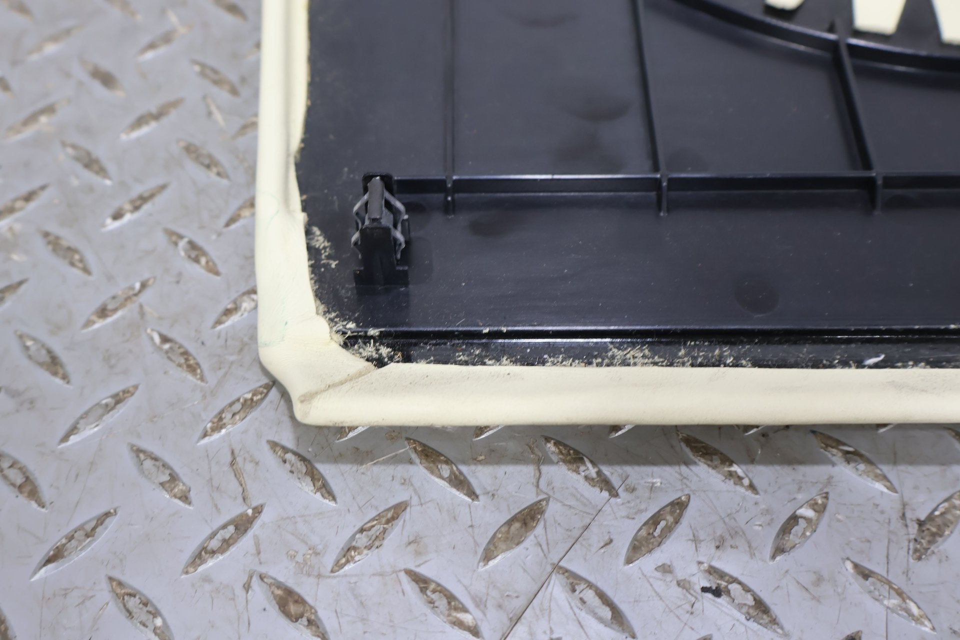 09 Aston Martin V8 Vantage Left LH Interior Knee Pad (Cream Truffle Leather)