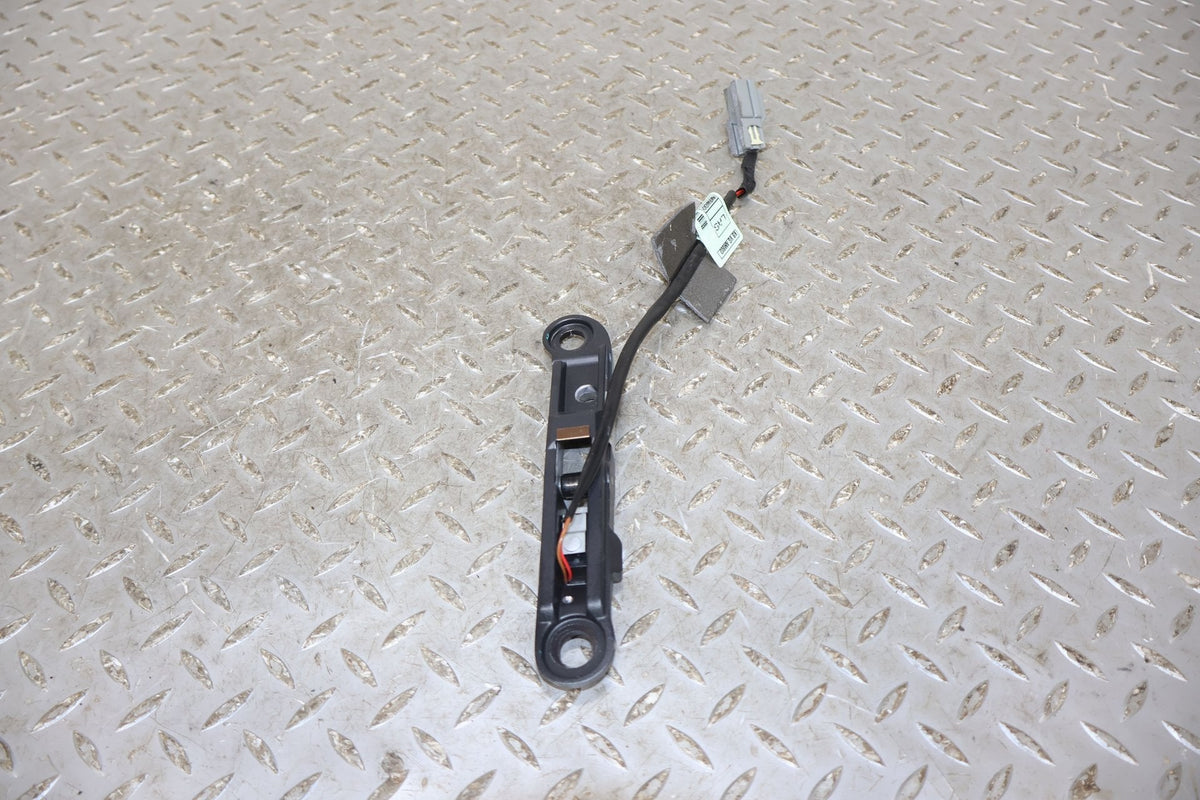 09 Aston Martin V8 Vantage Pair LH&RH Convertible Top Latches (Windshield Mount)
