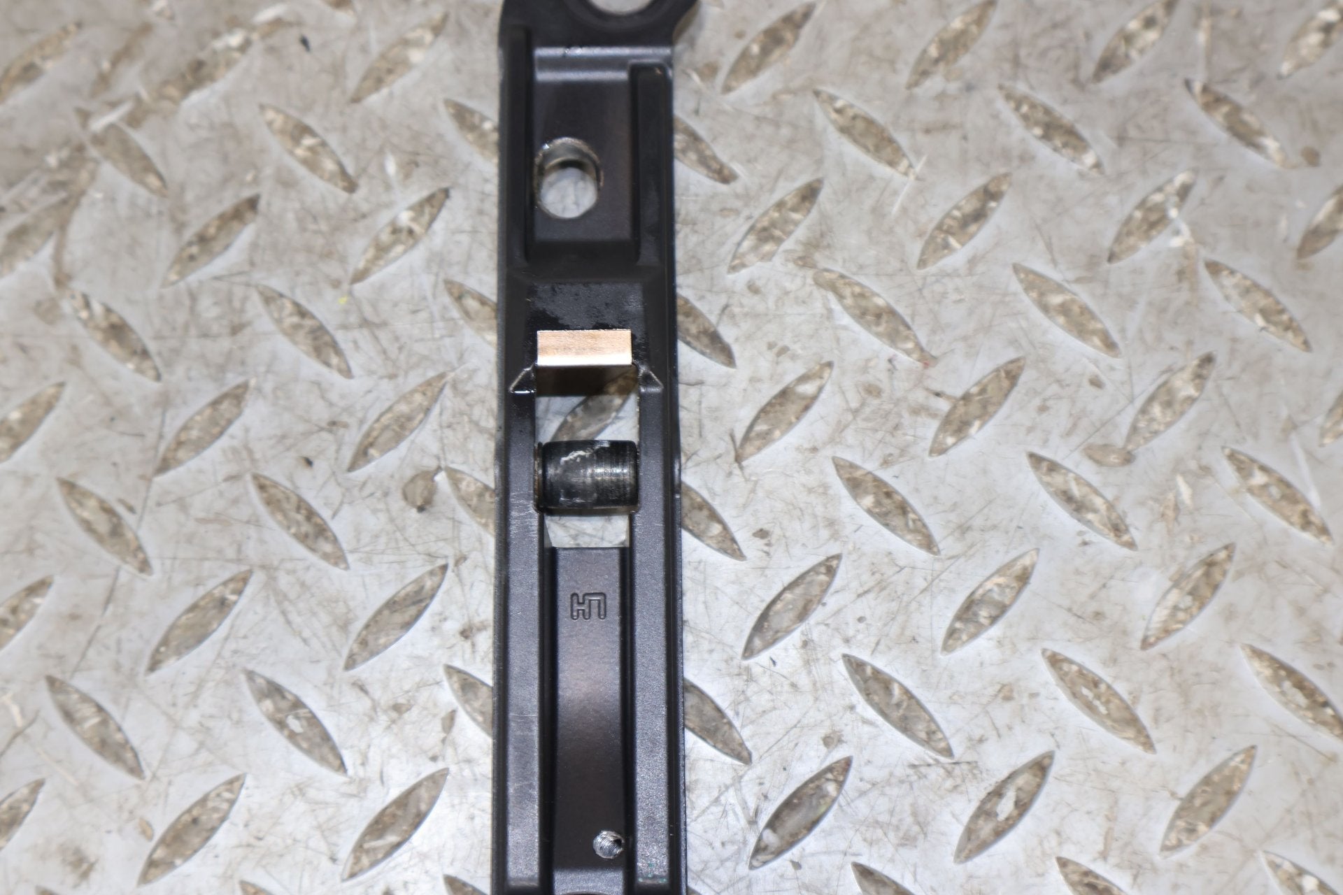09 Aston Martin V8 Vantage Pair LH&RH Convertible Top Latches (Windshield Mount)
