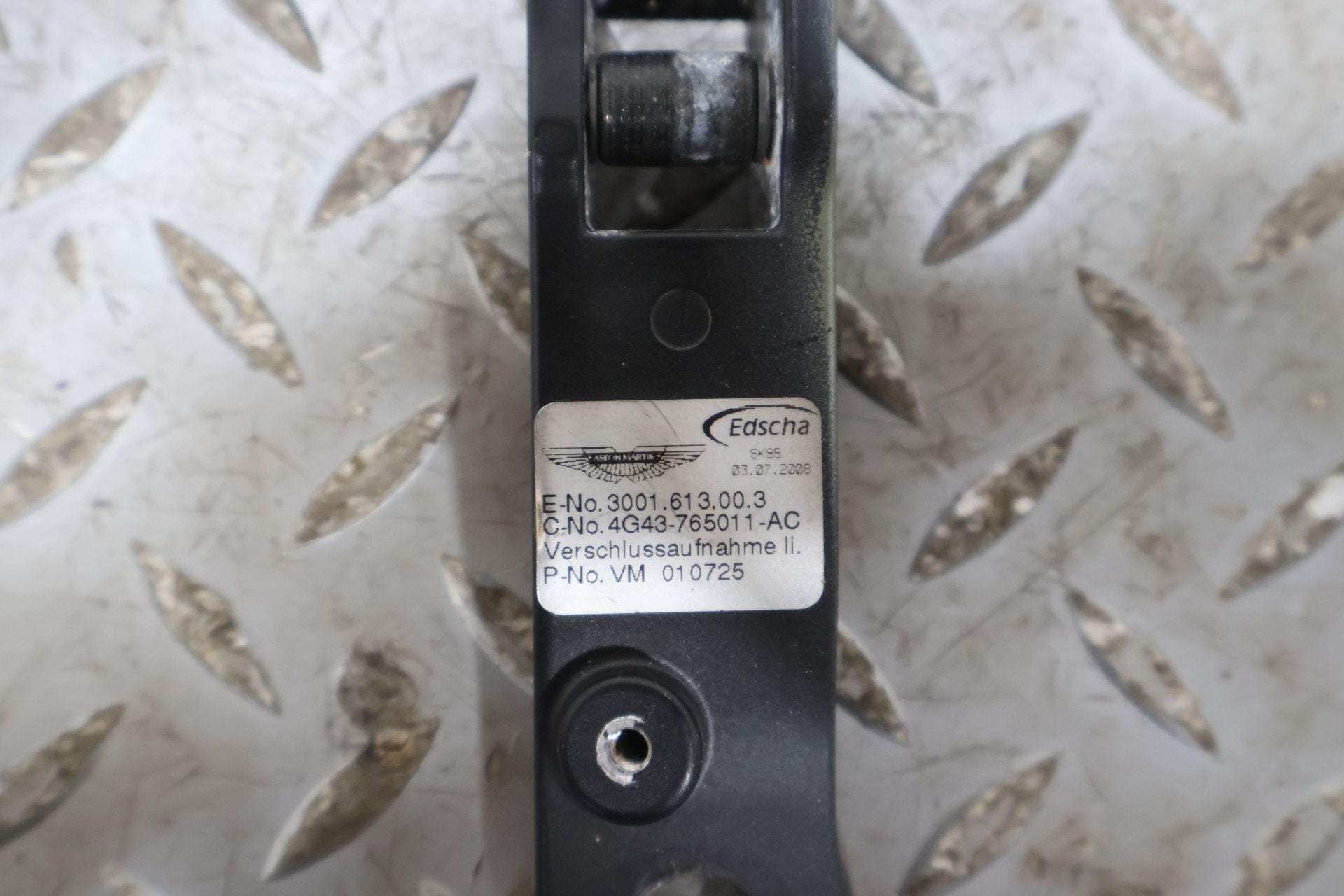 09 Aston Martin V8 Vantage Pair LH&RH Convertible Top Latches (Windshield Mount)