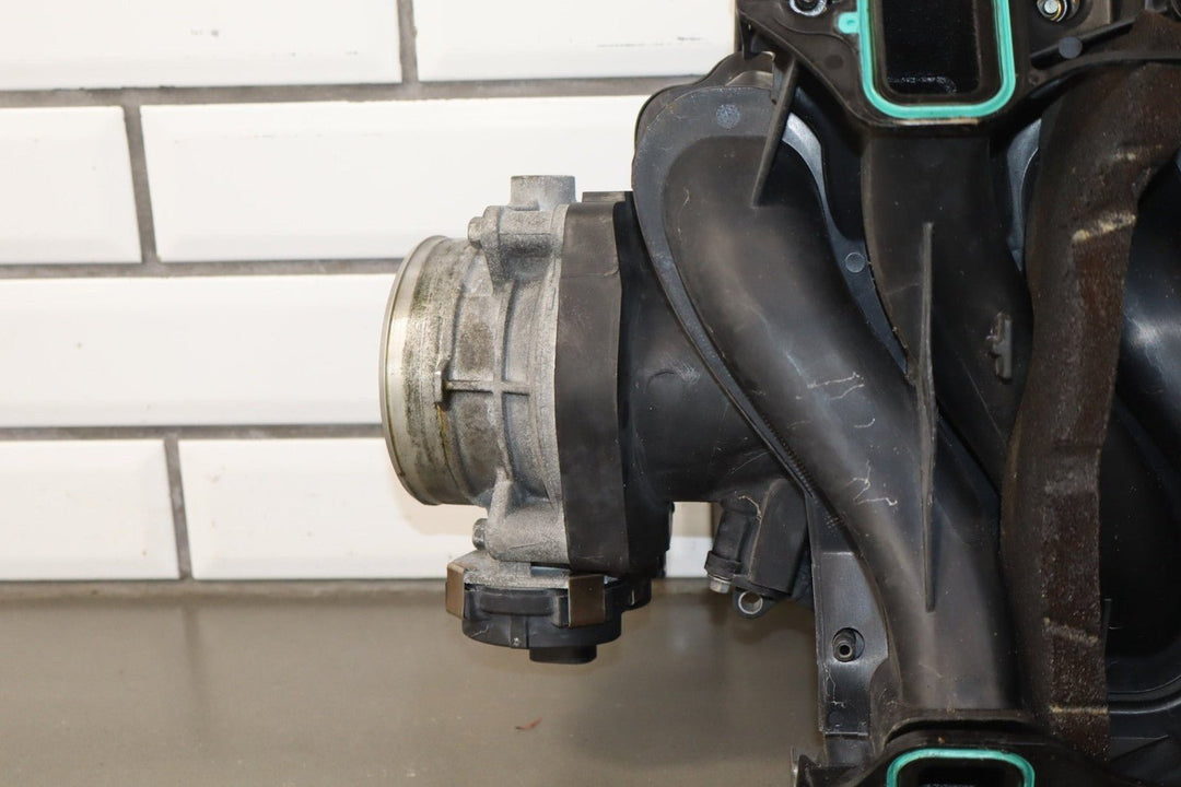 09 Chevrolet Tahoe Hybrid 6.0L LFA Intake Manifold with Injectors/Throttle Body