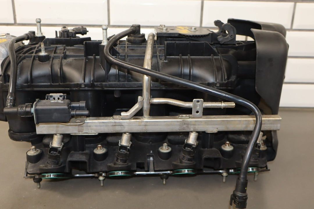09 Chevrolet Tahoe Hybrid 6.0L LFA Intake Manifold with Injectors/Throttle Body