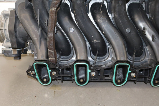 09 Chevrolet Tahoe Hybrid 6.0L LFA Intake Manifold with Injectors/Throttle Body