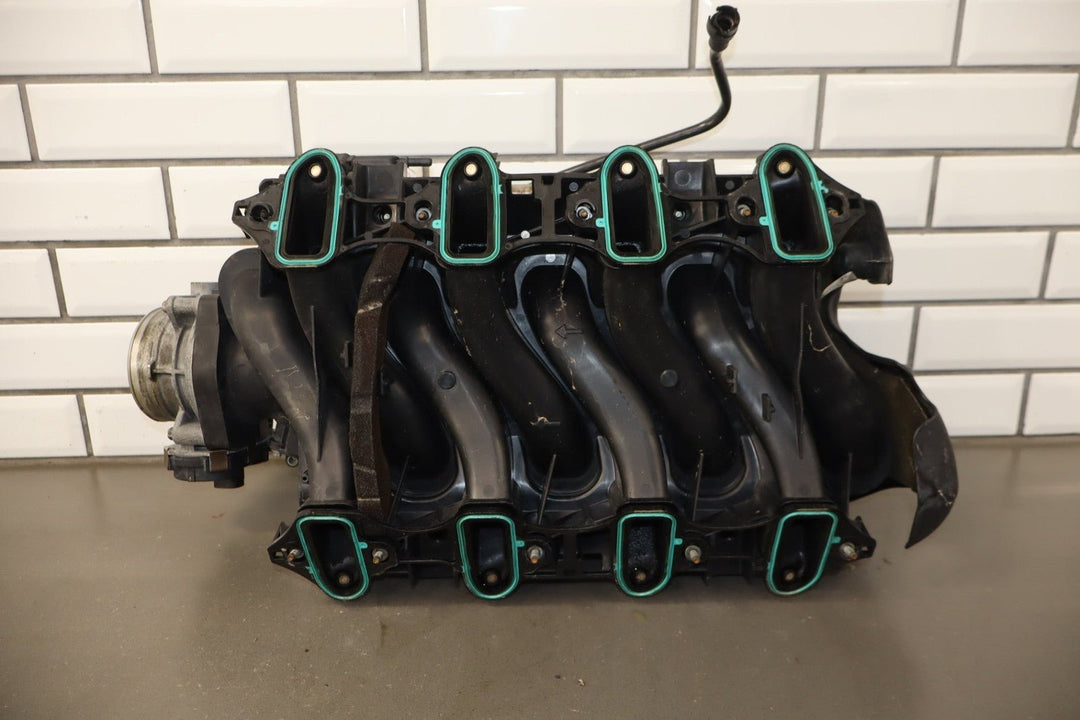 09 Chevrolet Tahoe Hybrid 6.0L LFA Intake Manifold with Injectors/Throttle Body