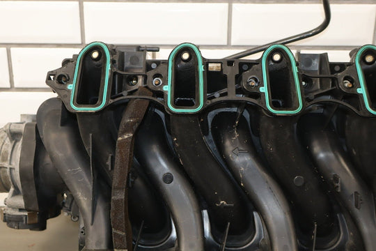 09 Chevrolet Tahoe Hybrid 6.0L LFA Intake Manifold with Injectors/Throttle Body