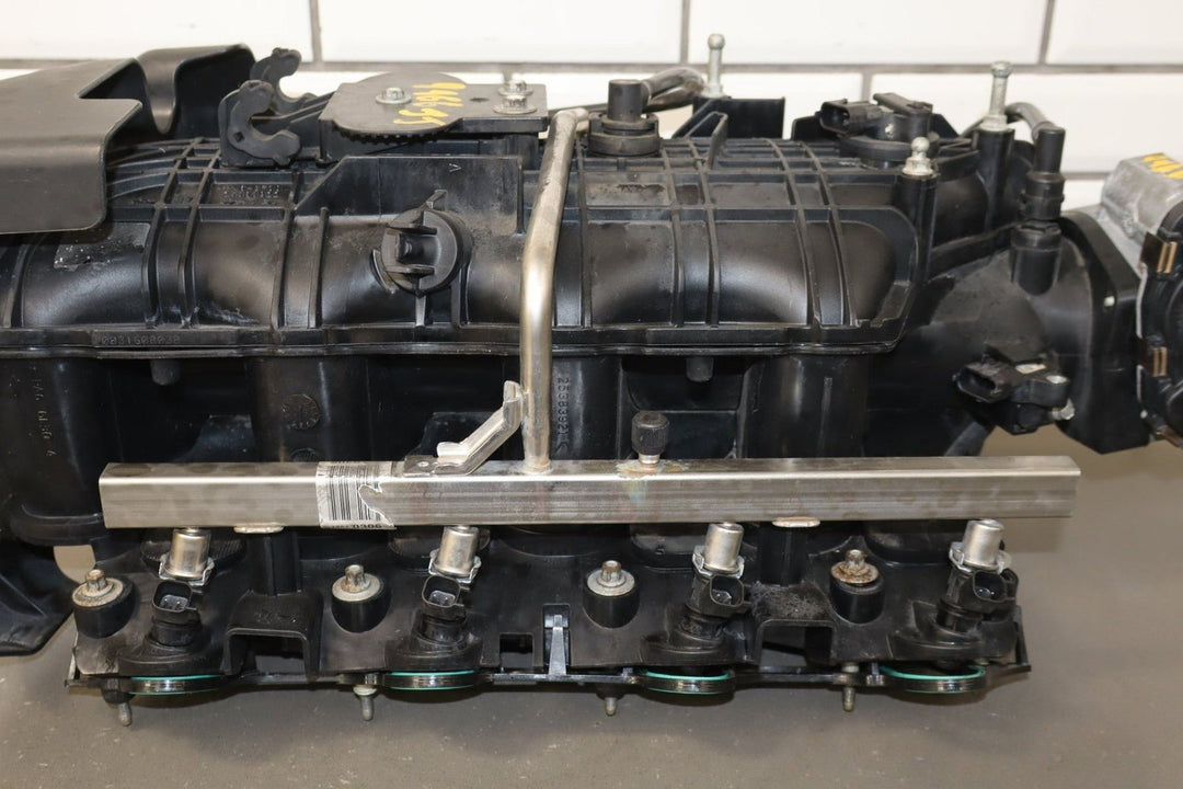 09 Chevrolet Tahoe Hybrid 6.0L LFA Intake Manifold with Injectors/Throttle Body