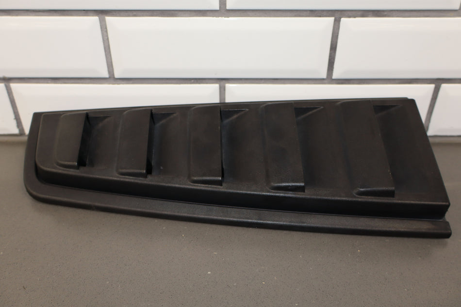 03-09 Hummer H2 Pair LH&RH Metal Upper TailLight Mouldings