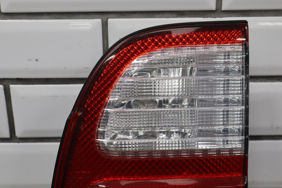 1998-2002 Lexus LX470 Inner Right Tail Light 8158060040