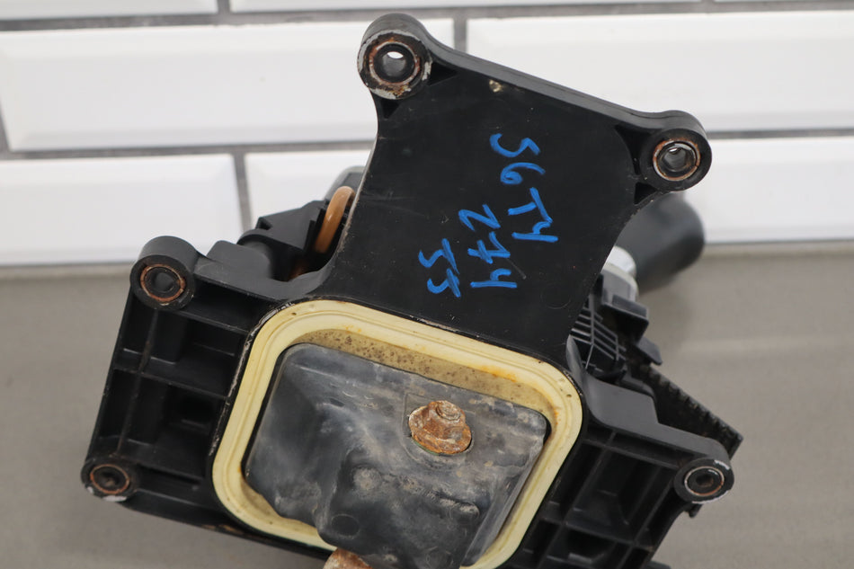 2006 Toyota Land Cruiser- Floor Shifter