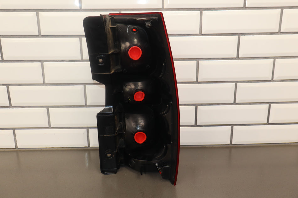 2012 Chevrolet Suburban 1500- TAIL LIGHT ASSEMBLY
