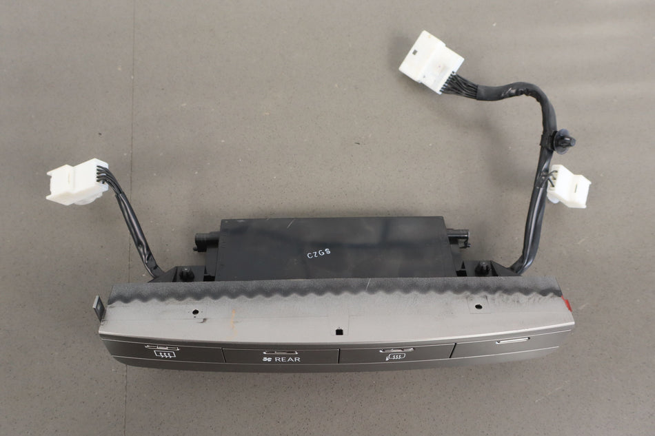 2003 Lexus LX470- Radio