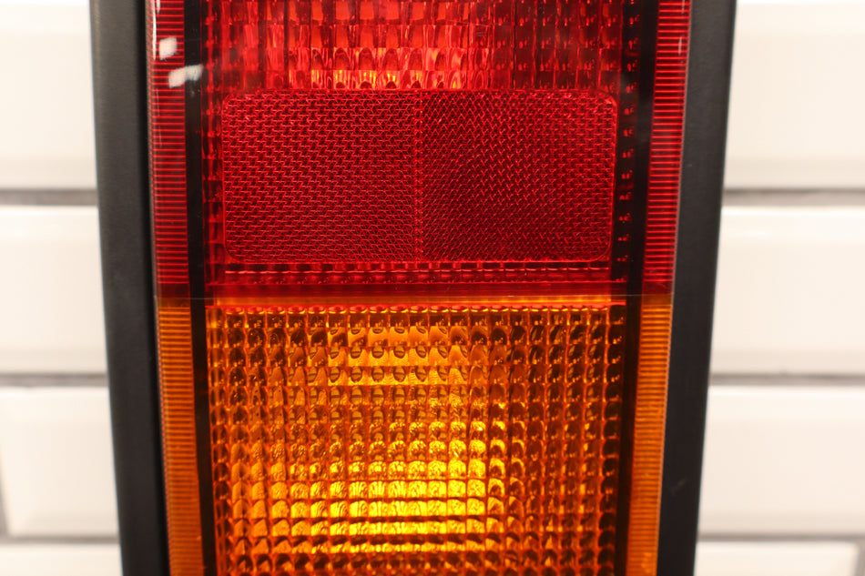 2003 Hummer H2- TAIL LIGHT ASSEMBLY