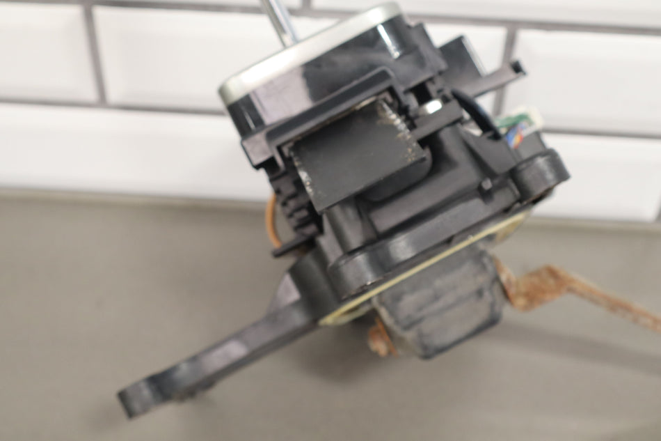 2006 Toyota Land Cruiser- Floor Shifter