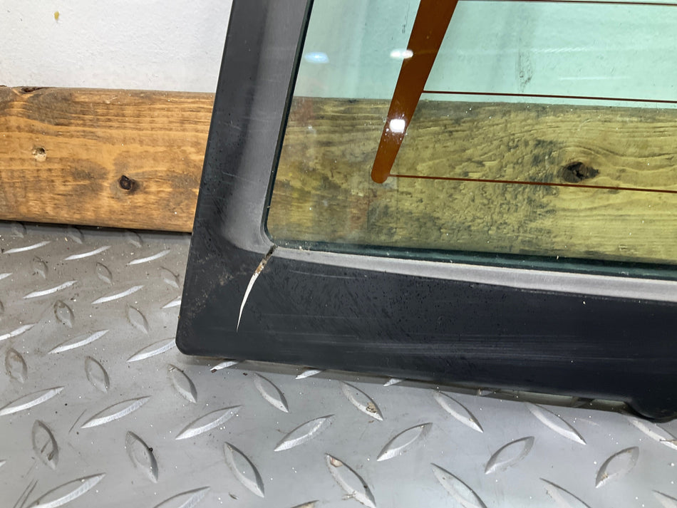 2005 Cadillac Escalade EXT- Back Door Glass
