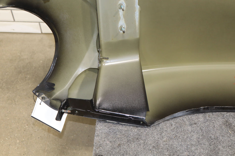 2005 Chevrolet SSR- Right Fender