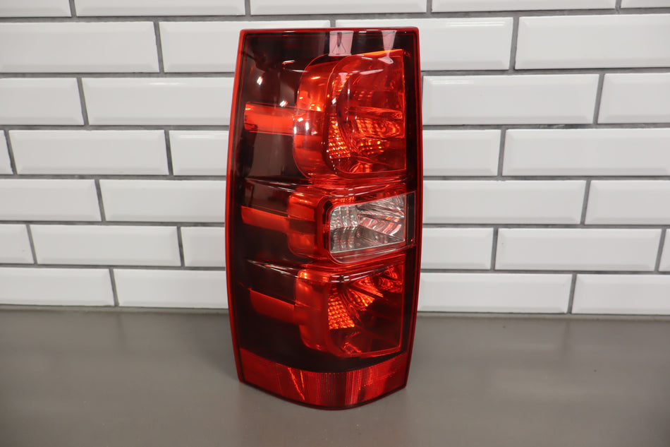 2012 Chevrolet Suburban 1500- TAIL LIGHT ASSEMBLY