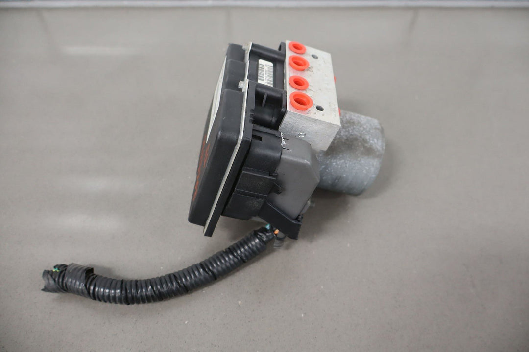 10 - 11 Chevy Camaro SS Anti Lock Brake ABS Pump & Module W/Pigtail