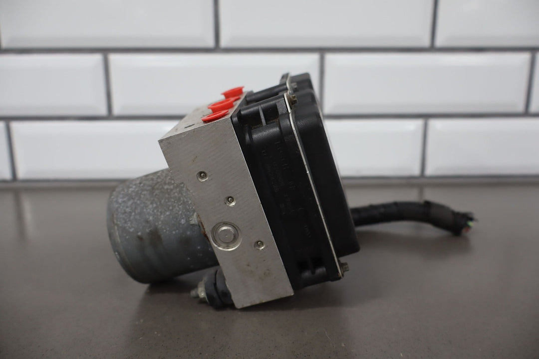 10 - 11 Chevy Camaro SS Anti Lock Brake ABS Pump & Module W/Pigtail