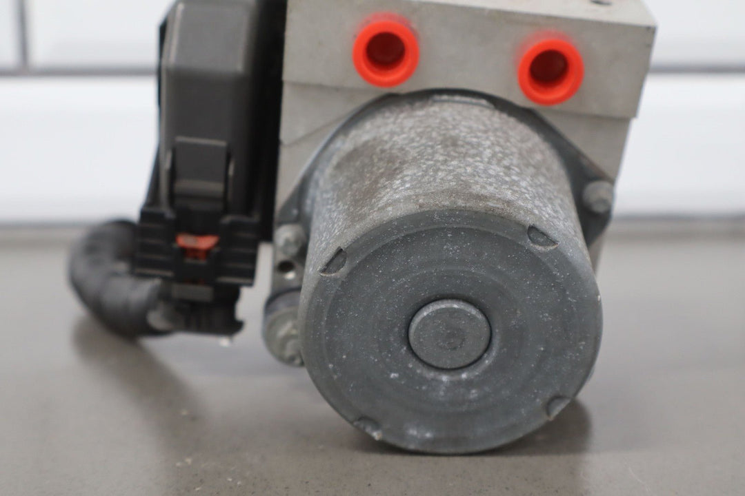 10 - 11 Chevy Camaro SS Anti Lock Brake ABS Pump & Module W/Pigtail