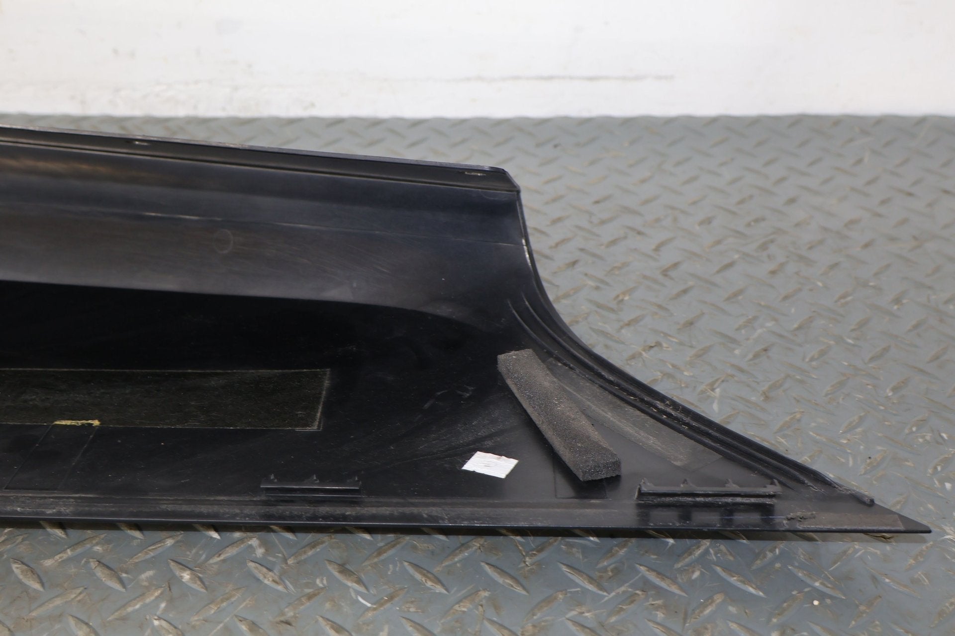 10-11 Range Rover Sport Left LH OEM Upper Tail Light Moulding (Matte Black)