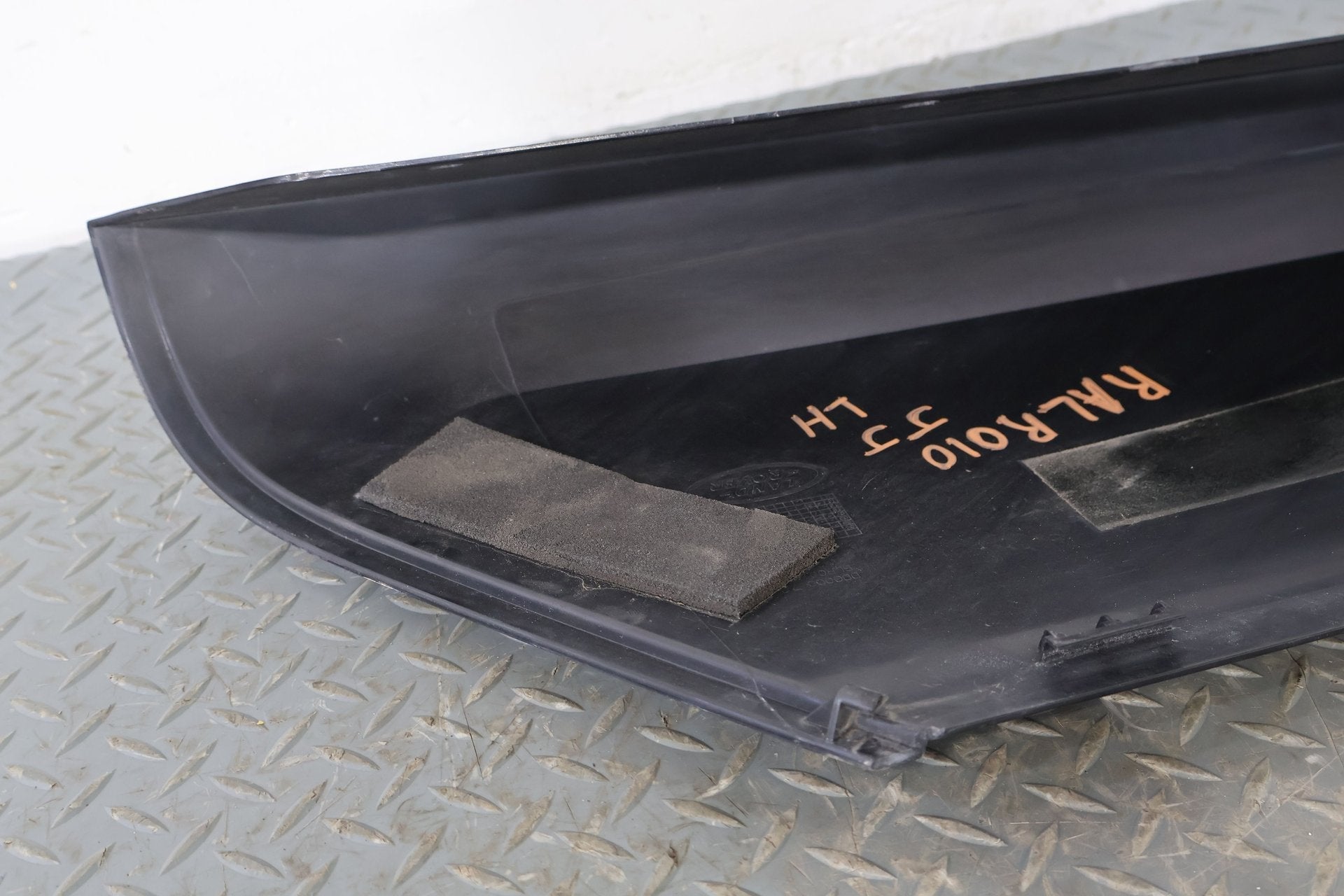 10-11 Range Rover Sport Left LH OEM Upper Tail Light Moulding (Matte Black)
