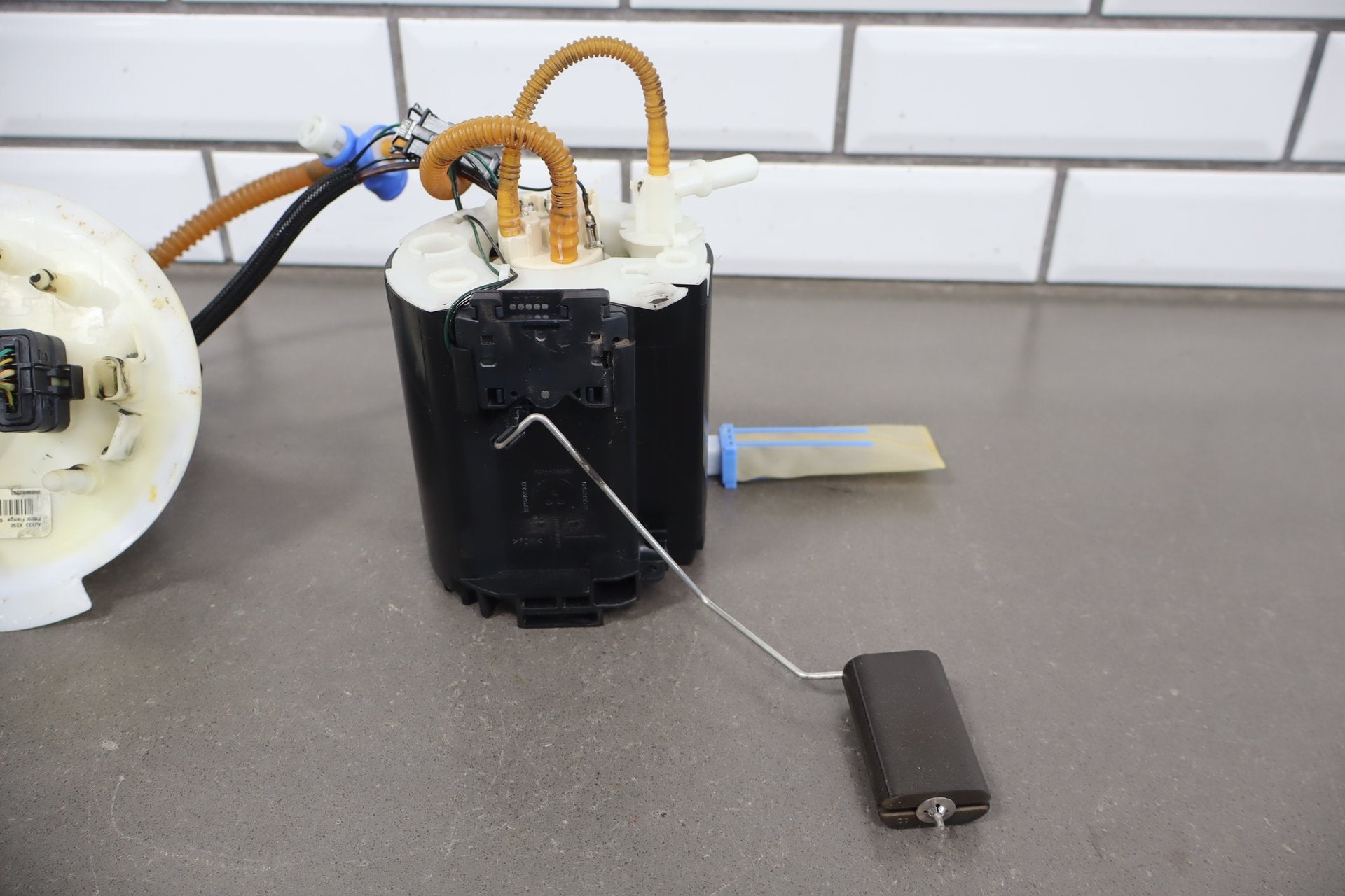 10-12 Jaguar X351 XJ 5.0 N/A Fuel Gas Tank Pump Sender Unit 9X239A309AC OEM