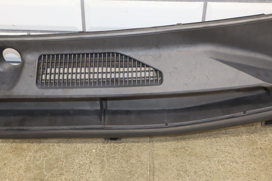 10 - 13 Lexus GX460 Front Center Cowl Vent Panel W/Seal (Textured Black)