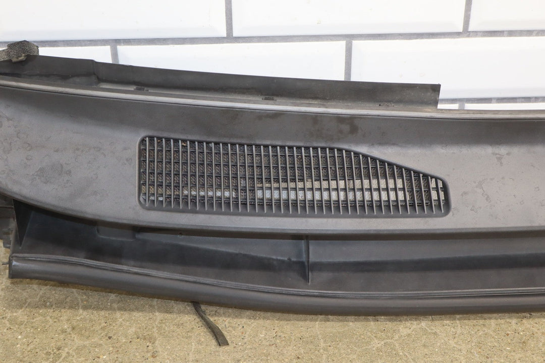 10 - 13 Lexus GX460 Front Center Cowl Vent Panel W/Seal (Textured Black)