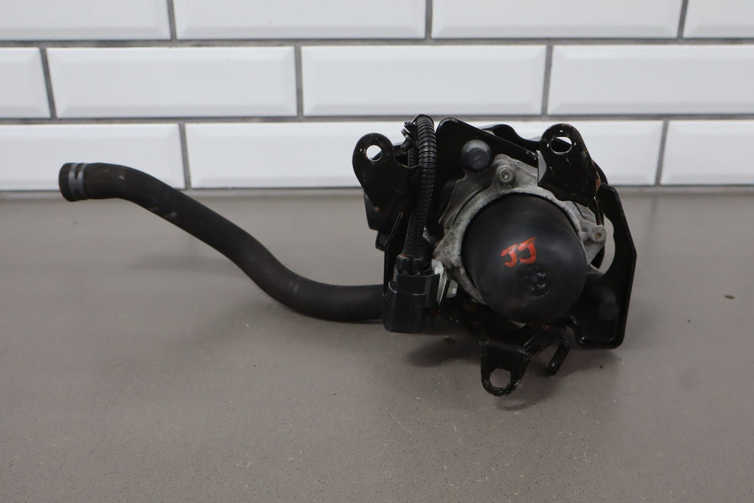 10 - 13 Lexus GX460 OEM Secondary Air Injection Pump W/Bracket 176100C040